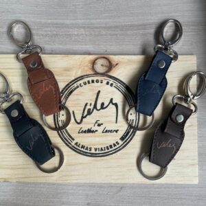 LlAVERO MARCA VELEZ CUERO